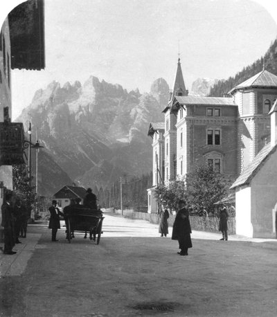 Landro en Monte Cristallo, Tirol, Italië door Wurthle and Sons