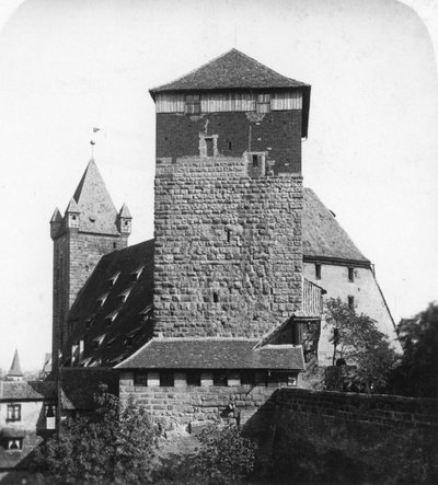 De Vijfhoekige Toren Funfeckiger Thurm, Kaiserstallung, Neurenberg, Duitsland door Wurthle and Sons