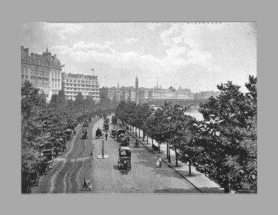 De Thames Embankment, vanaf Charing Cross Station, Londen, c1900 door York and Son