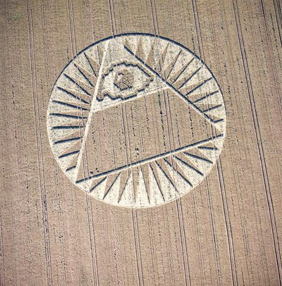 Graancirkel in tarweveld, Highclere, Hampshire, 21 juli 2002 (luchtfoto) door Ferdinand Georg Waldmuller