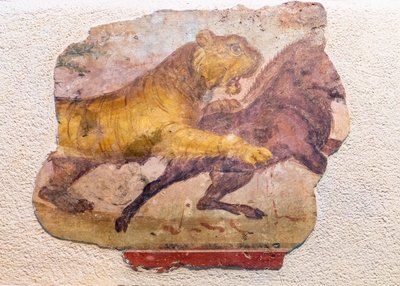 Detail van een Romeinse muurschildering van een leeuw die een paard aanvalt., 2021 door . .