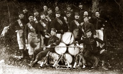 Fanfare van het 122e Franse infanterieregiment tijdens de Eerste Wereldoorlog van 14-18 door . .