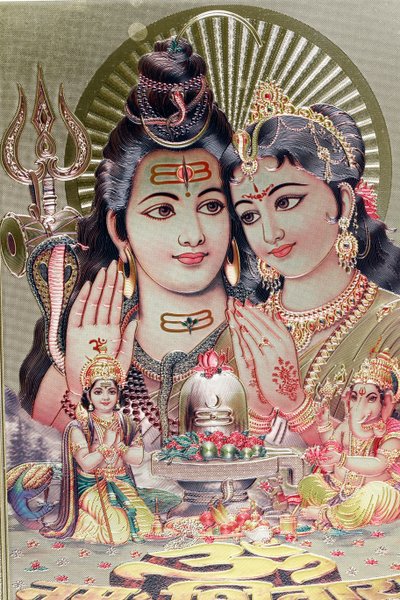 God Shiva en Godin Parvati met hun zoon Ganesha. door . .