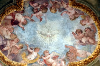 Heilige Geest en engelen. Fresco. Santa Maria delle Vigne basiliek. Genua. Italië. door . .