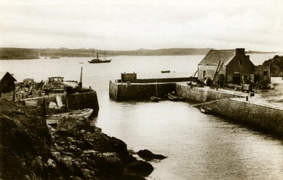 Eiland Ouessant: de haven van Lampaul bij vloed door . .