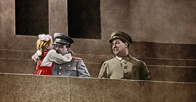 Joseph Stalin door . .