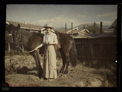 Madaline Bradbury en Chiketa, Santa Barbara, c 1915 door Frederick (attr. to) Barnard