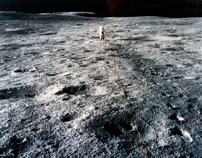 Bemand ruimtevlucht, VS, Apollo 14 astronaut Edgar Mitchell op de maan door Frederick (attr. to) Barnard