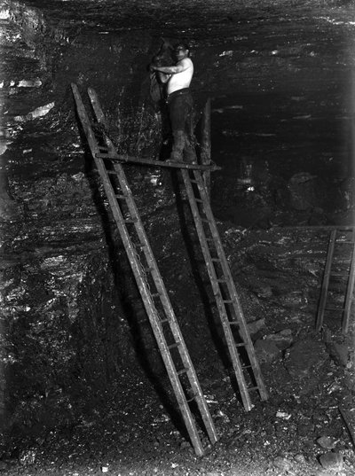 Mijnbouw, steenkool Het snijden van de bovenste lagen van de beroemde tien yard naad, Staffordshire, ca. 1890s door Frederick (attr. to) Barnard