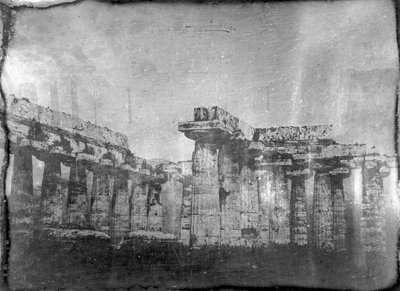 Paestum, Het interieur van de basiliek vanuit het zuidwestelijke hoek, 29 mei 1841 door Frederick (attr. to) Barnard