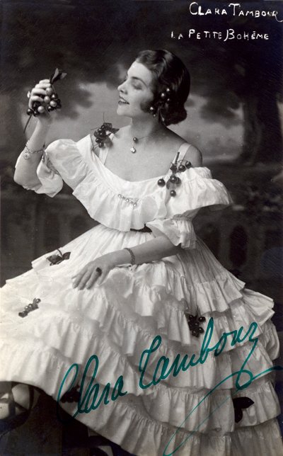 Portret van Clara Drum in het toneelstuk 
