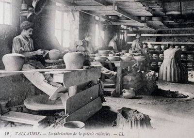 Ansichtkaart met pottenbakken voor Vallauris servies, ca 1900, Frankrijk door William Walcutt