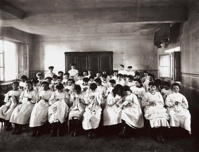Vakschool voor vrouwen in Florence: een borduurles door Henry Charles Fehr