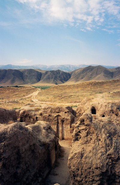 Ruïnes van Nisa, hoofdstad van het Parthische Rijk, Turkmenistan door Georg Carl Heinrich Dollmann