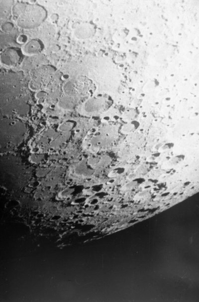 Oppervlak van de maan gezien vanaf Luna 16 door Frederick (attr. to) Barnard
