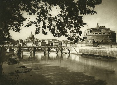 Uitzicht op de brug en Castel Sant