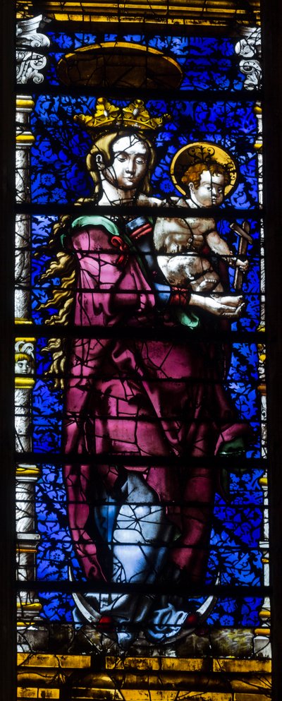 Maagd van de Apocalyps. Glas-in-lood. Sint-Stefanuskathedraal in Metz door . .