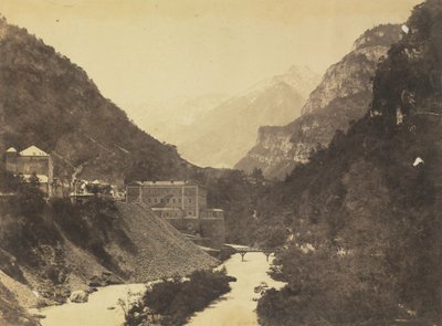 Eaux-Chaudes, Pyreneeën (verso) door attributed to Farnham Maxwell Lyte