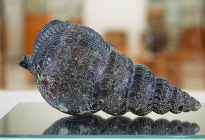 Triton-schelp rhyton (ritueel vat), uit het paleis van Malia, Kreta, Griekenland, Minoïsche beschaving door Unbekannt Unbekannt