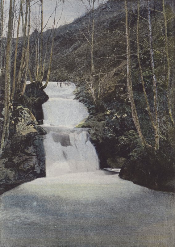 Waterval van Benet, bij Murat door (after) French Photographer