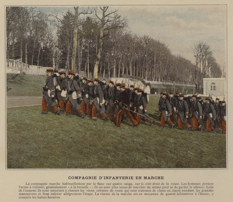 Compagnie infanterie op mars (gekleurde foto) door (after) French Photographer
