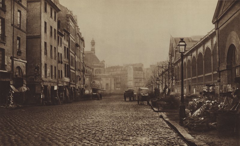 De rue de la Tonnellerie, bij de Hallen (zwart-wit foto) door (after) French Photographer