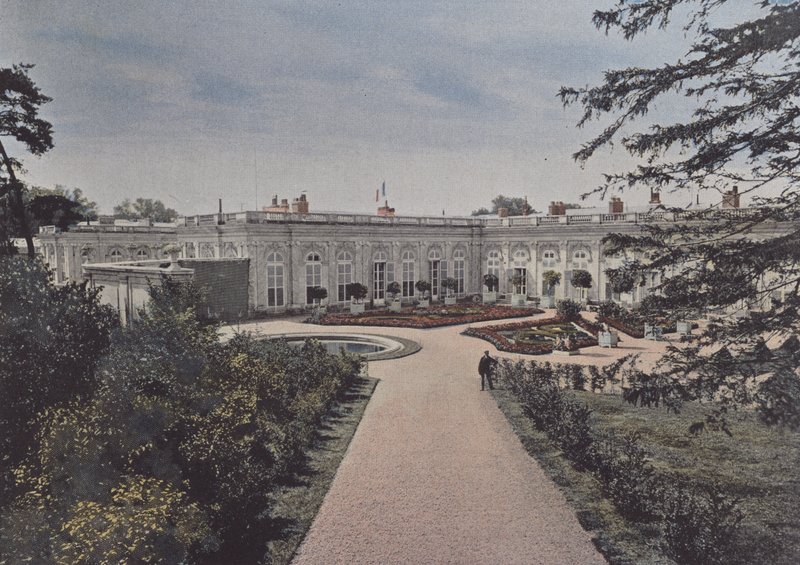 Le Grand Trianon overzicht door (after) French Photographer