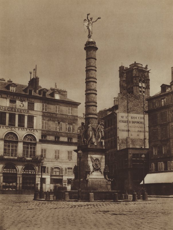 Place du Chatelet, de fontein staat op zijn oorspronkelijke plaats (zwart-wit foto) door (after) French Photographer