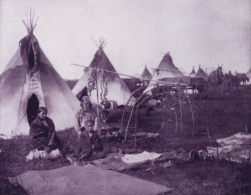 Een kampement van Sioux-indianen, Dakota door American Photographer (after)