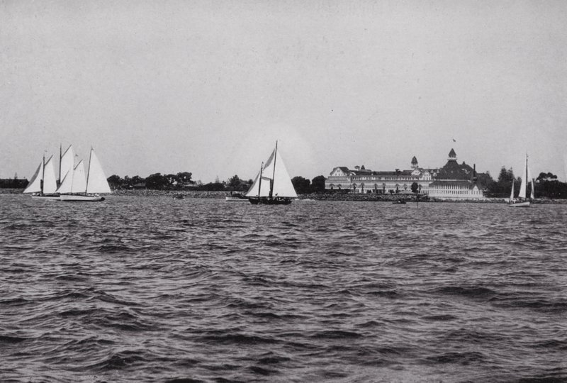 Californië: San Diego, Hotel Del Coronado aan de San Diego Bay, een van de meest geliefde het-hele-jaar-door-plekken van Californië door American Photographer (after)