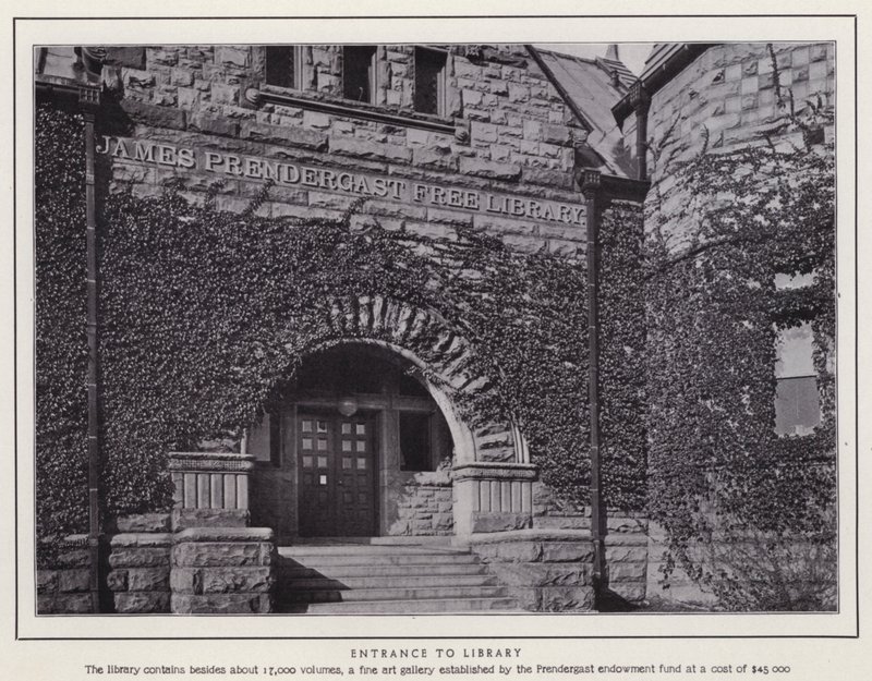Jamestown, NY: Ingang van de Bibliotheek door American Photographer (after)