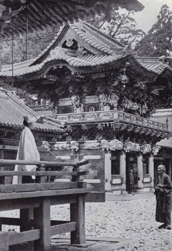 Wonderbaarlijke sculpturen van de Boeddhistische Tempel van Yakushi door American Photographer (after)