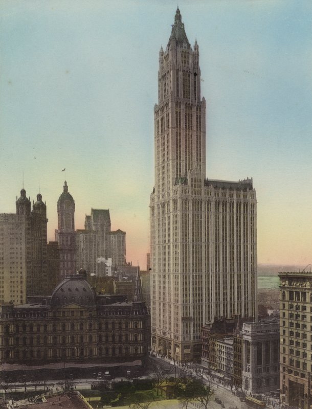 New York: Postkantoor; Woolworth Building door American Photographer (after)