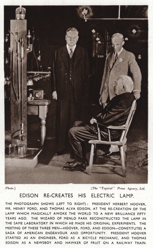 Thomas Edison hercreëert zijn elektrische licht voor President Herbert Hoover en Henry Ford (zwart-wit foto) door American Photographer (after)