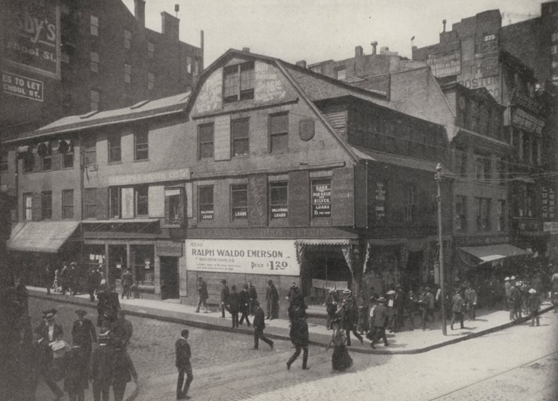 Boston: Old Corner Bookstore, gebouwd in 1712 (z/w foto) door American Photographer