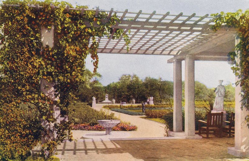 Chicago: Sunken Garden, Humboldt Park (kleurenfoto) door American Photographer