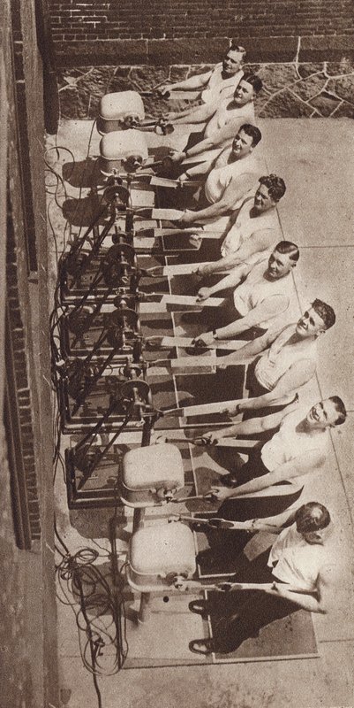 Elektrische trilapparaten om fit te blijven en af te vallen (z/w foto) door American Photographer