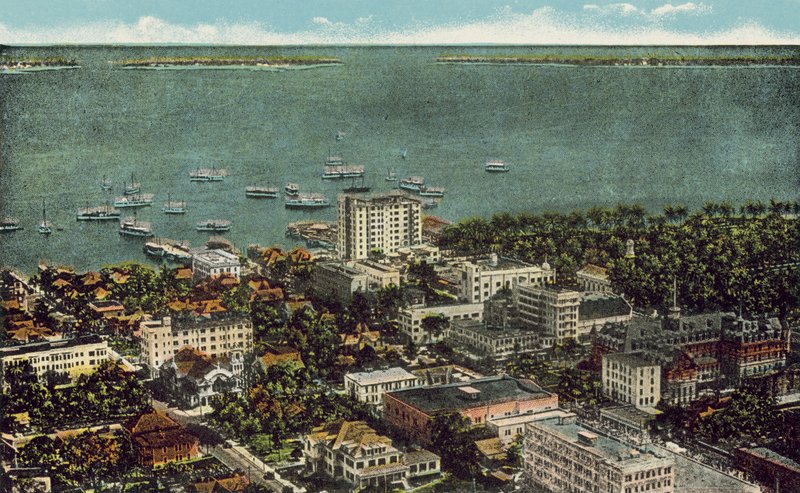 Miami, Florida, ca 1925: Miami in vogelvlucht (kleurenfoto) door American Photographer
