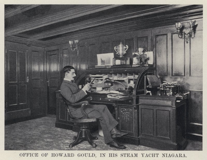 Kantoor van Howard Gould, in zijn stoomjacht Niagara door American Photographer