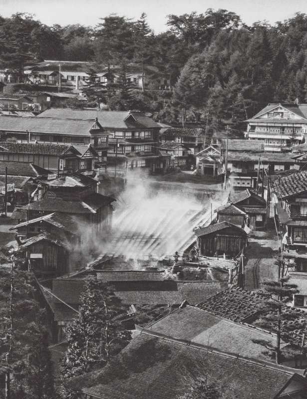 Japan: Kusatsu, Zwavelbronnen door Axel von Graefe