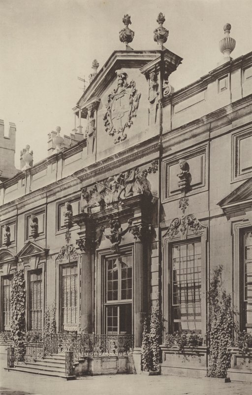 Drayton Park, Northants, de Binneningang door Charles Latham