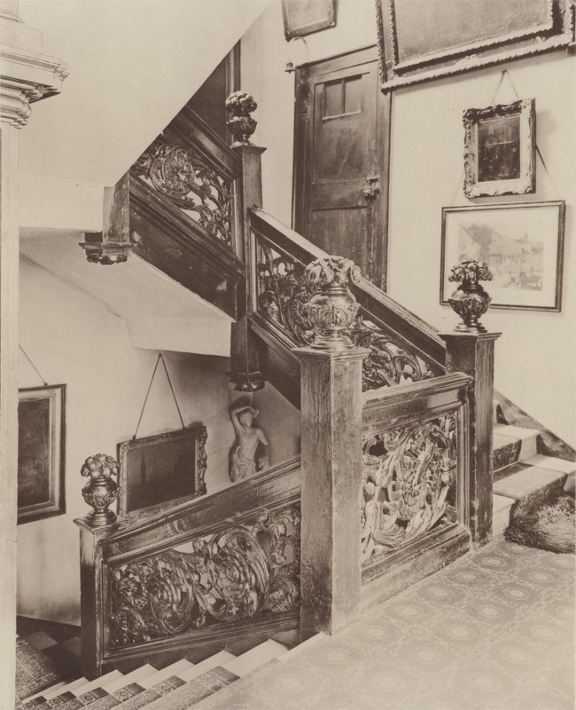 Huis in High Street, Guildford, de Trap door Charles Latham
