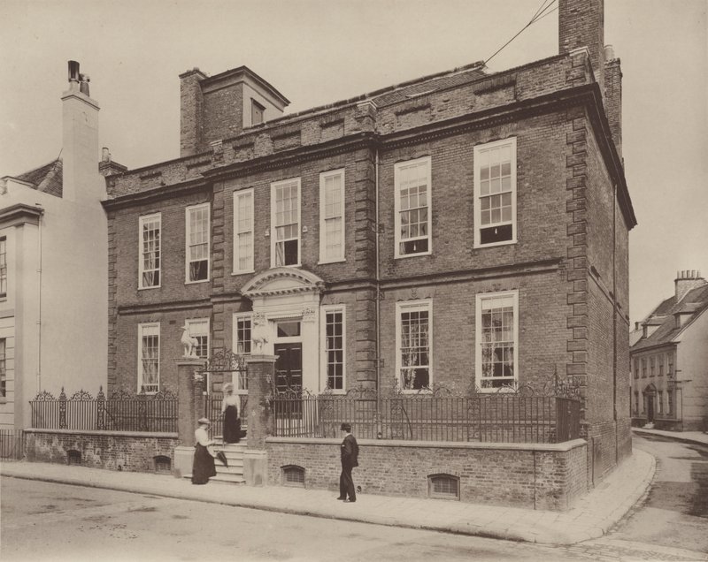 Swan House, Chichester door Charles Latham