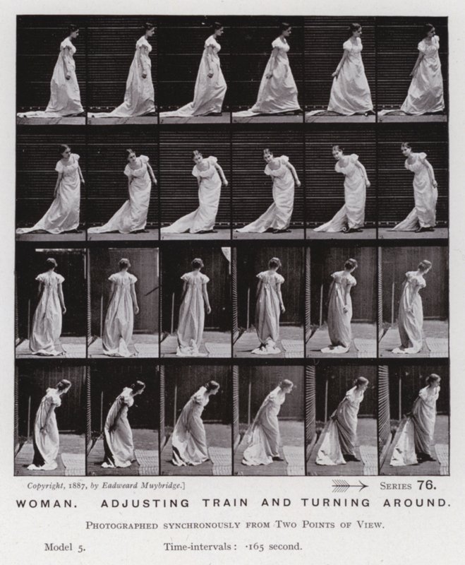 Het menselijk lichaam in beweging: Vrouw, past haar sleep aan en draait rond (zwart-wit foto) door Eadweard Muybridge
