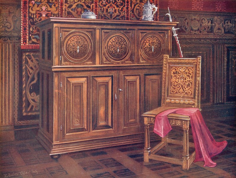 Eiken kabinet, met ronde convexe panelen, gegraveerd arabesk ornament. Walnoten stoel, met verstrengeld ornament door Edwin John Foley