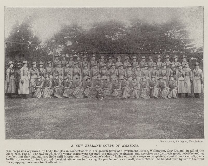 Een Nieuw-Zeelands korps van Amazones, 1900 door English Photographer