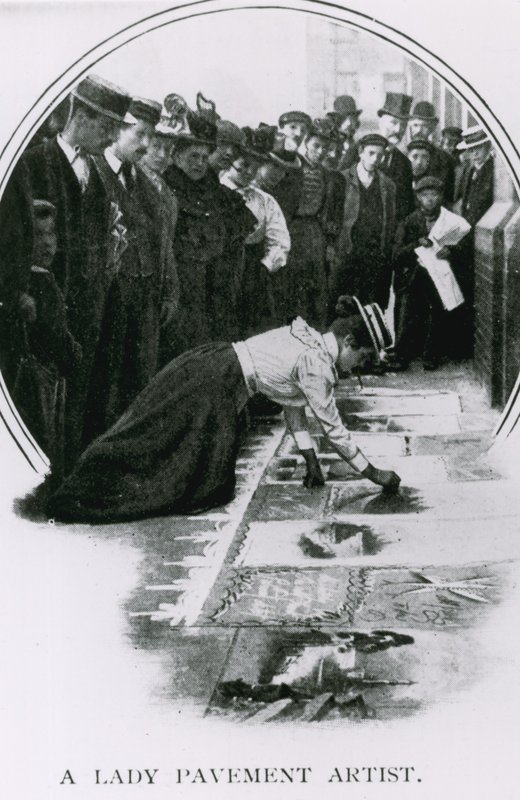 Een dame stoepkunstenaar rond de tijd van de kroning van Edward VII door English Photographer