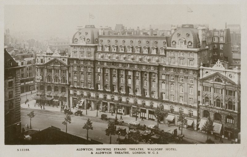 Aldwych, Strand Theatre, Waldorf Hotel, Aldwych Theatre, Londen door English Photographer