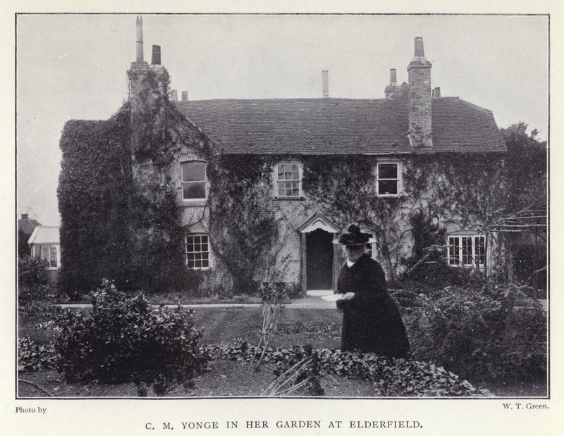 C M Yonge in haar tuin in Elderfield door English Photographer