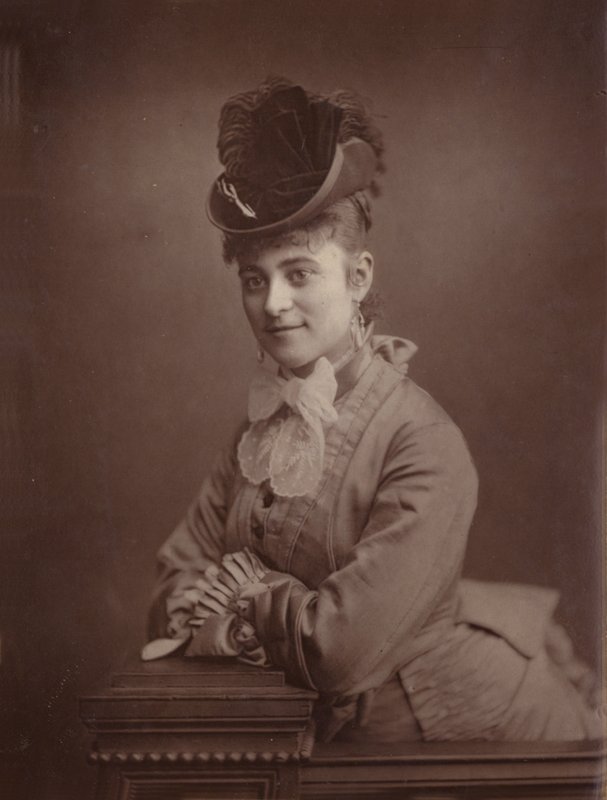 Camille Dubois door English Photographer